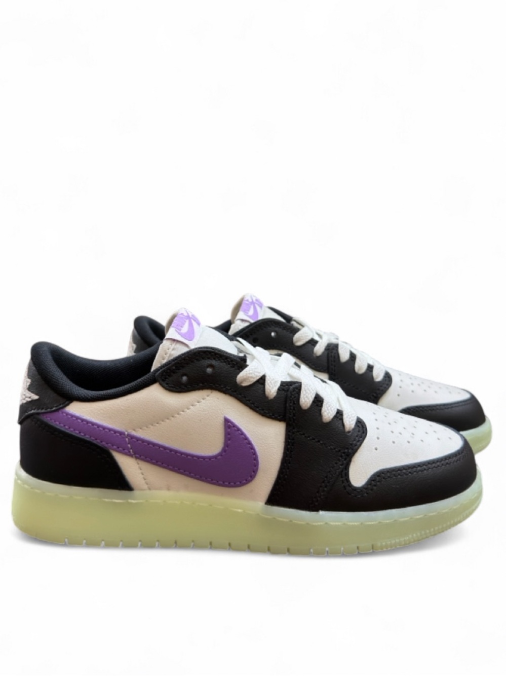 Nike Air Jordan 1 Retro Low OG ‘Black Raspberry’ Size US 6 Youth/ 7.5 Women’s - Picture 2 of 8